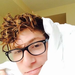 Meet your Posher, Christopher